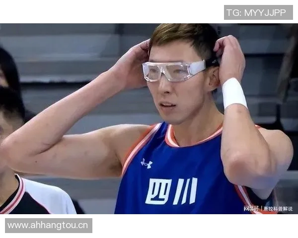 媒体人分析周琦低位威胁性建议教练组调整战术以充分发挥其优势