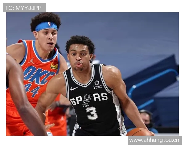 凯尔登约翰逊高效表现9投7中三分2中1贡献19分6篮板1助攻